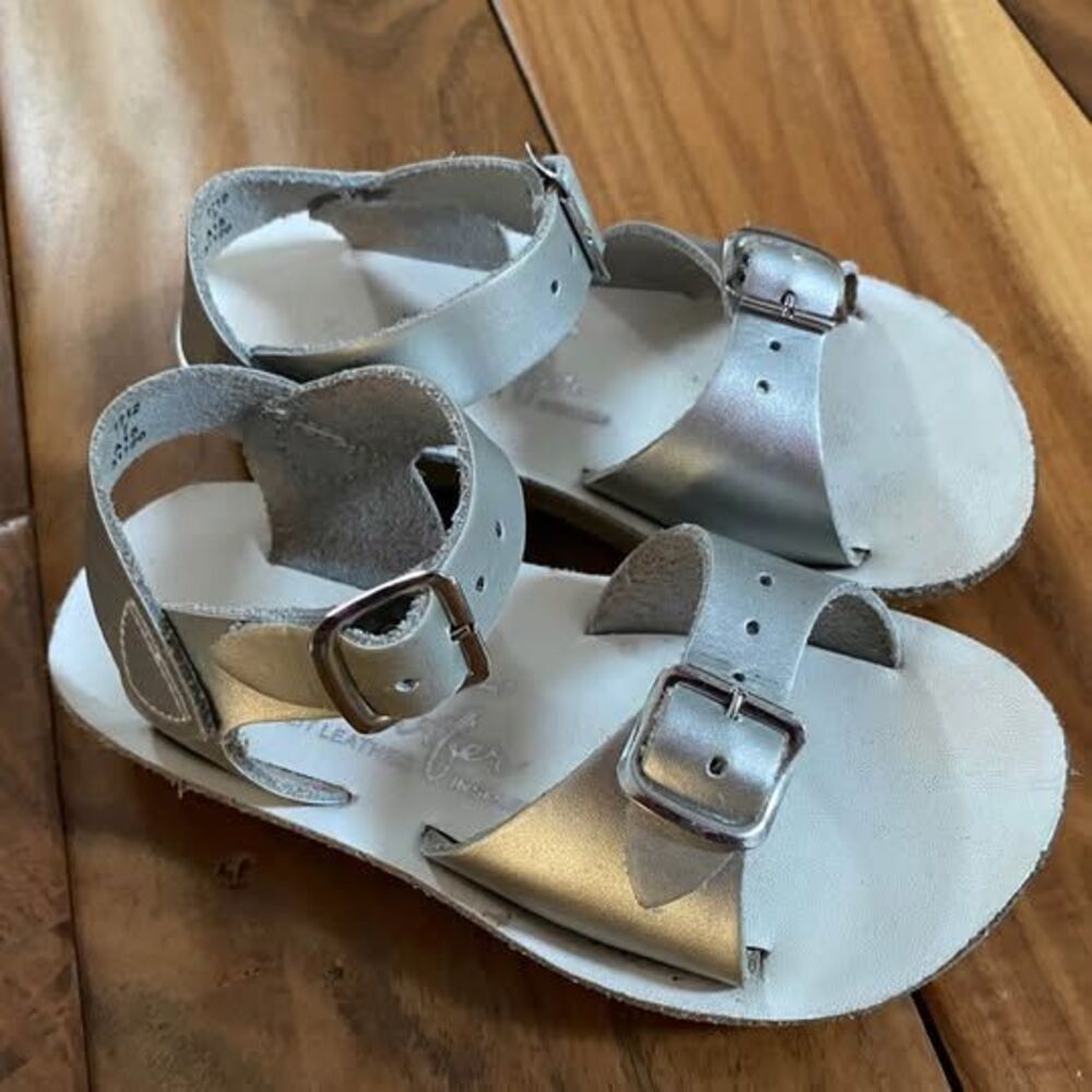Sun San Salt Water Silver Leather Toddler Sandals Size 7